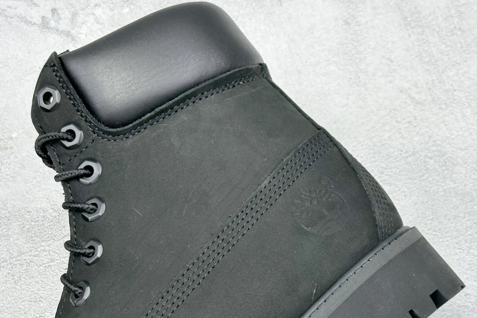 🐲💰 760 terminal store Top chip Timberland/Timberland outdoor mid-cut casual rhubarb boots series Guangdong factory quality Original box original packaging The fabric is made of Italian 🇮🇹 top frosted fine-grained cowhide with anti-odor and anti-corrosion genuine leather latex insoles to give you a perfect wearing experience High-quality and durable A must-have for sportsmen Specially designed to treat those who are not handsome High-quality feet feel first-class Size: 39.5-45 (leather shoe size)